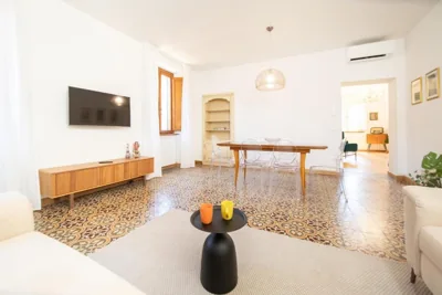Singer House in Center Town – Photos 12