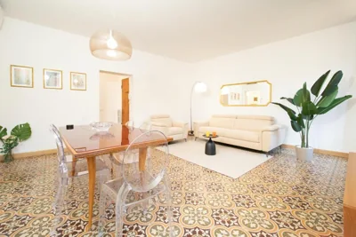 Singer House in Center Town – Photos 14