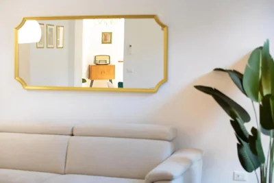 Singer House in Center Town – Photos 15